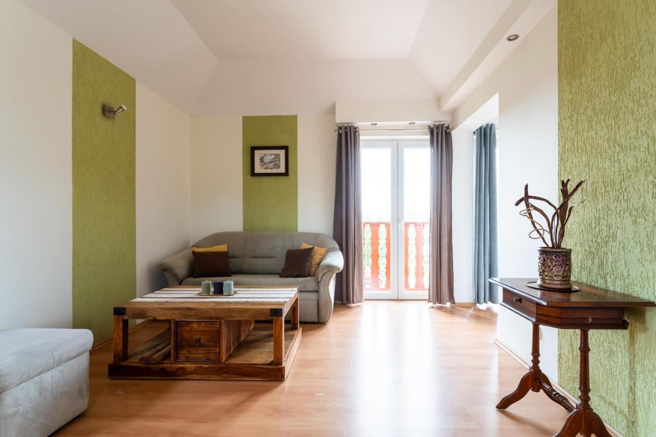 Apartament Green Hill Z Balkonem I Widokiem Na Karkonosze - Space Apart Jelenia Gora Ngoại thất bức ảnh